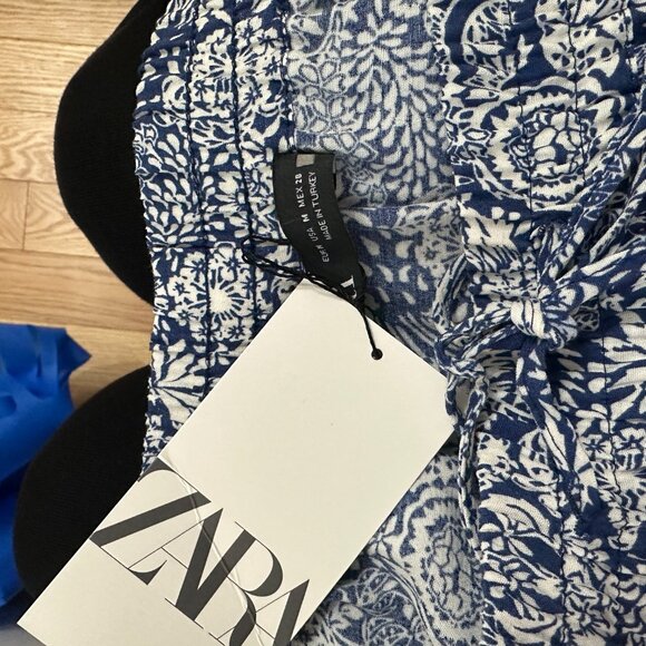 Zara Floral Print Tiered Skort - Size MED - Navy and White - Picture 9 of 10